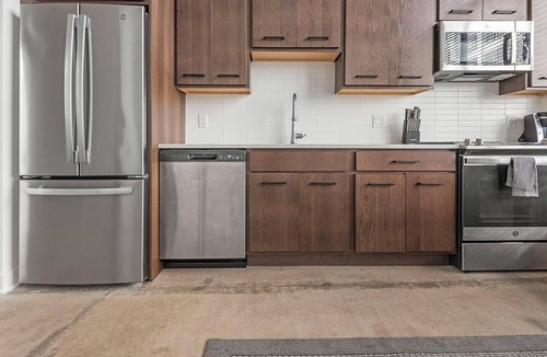 Downtown St. Louis Apartment | Landing | Modern Studio, Gym, Rooftop Lounge