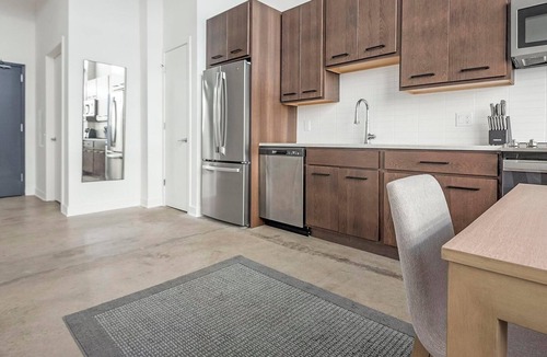 Downtown St. Louis Apartment | Landing | Modern Studio, Gym, Rooftop Lounge