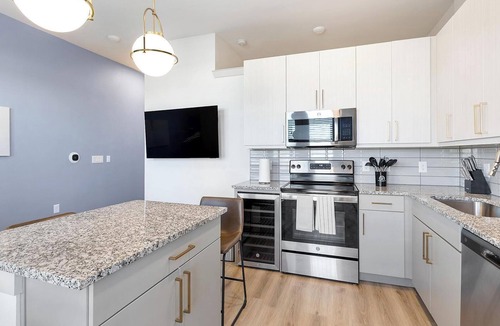 Far North Dallas Apartment | Landing | Modern Studio, Yoga Studio, Pool