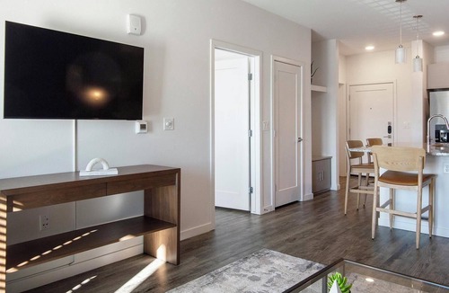 Northgate Apartment | Landing | Modern 1BD, Gym, Pool
