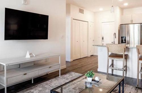 Northgate Apartment | Landing | Modern 1BD, Pool, Gym
