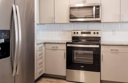 Northgate Apartment | Landing | Modern 1BD, Pool, Gym