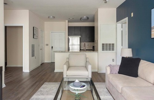 Norristown Apartment | Landing | Modern 2BD, Pool, Clubhouse