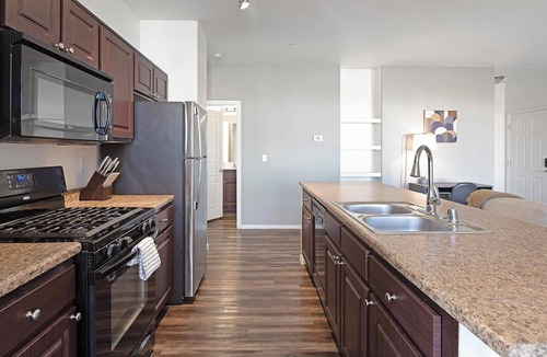 Sunrise Manor Apartment | Landing | Modern 2BD, Gym