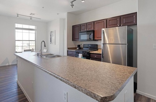 Sunrise Manor Apartment | Landing | Modern 2BD, Gym