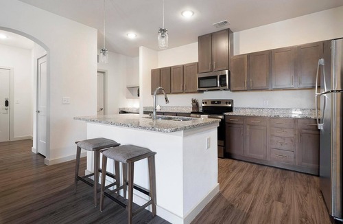 Buda Apartment | Landing Near Historic Downtown Buda