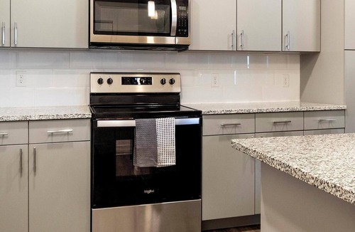 Northgate Apartment | Landing | Spectacular 2BD, Pool, Gym