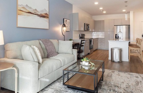 Northgate Apartment | Landing | Spectacular 1BD, Gym, Pool