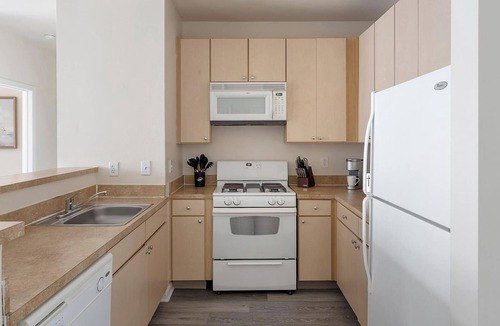 Norristown Apartment | Landing | Spectacular 2BD, Gym, Clubhouse