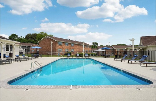 Hendersonville Apartment | Landing | Spectacular 2BD, Pool, Gym