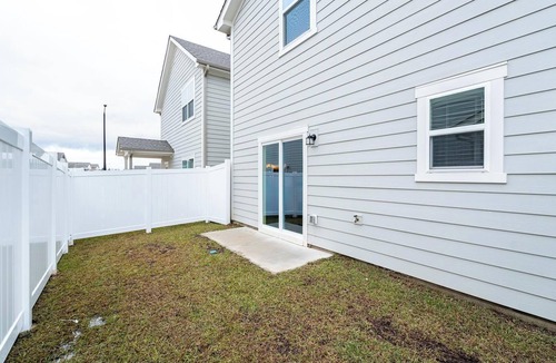 Port Wentworth Apartment | Landing | Spectacular 2BD, Gym, Pool