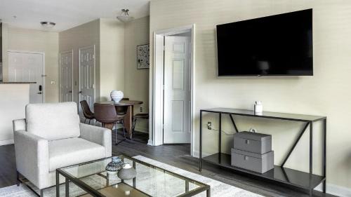 Norristown Apartment | Landing Spectacular 2BD Pool Clubhouse