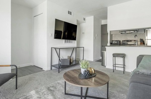 Winston - Salem Apartment | Landing | Spectacular Studio, Gym, Pool