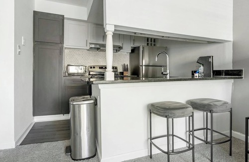 Winston - Salem Apartment | Landing | Spectacular Studio, Gym, Pool