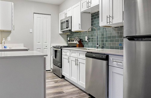 Indianapolis Apartment | Landing | Spectacular 1BD, Pool, Gym