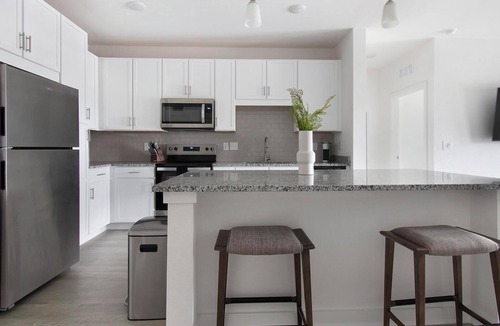 Northside Apartment | Landing | Spectacular 2BD, Gym, Clubhouse