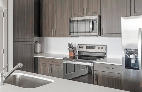 Pflugerville Apartment | Landing | Spectacular 2BD, Courtyard, Gym