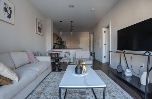 Kensington Apartment | Landing | Spectacular 1BD, Rooftop Lounge
