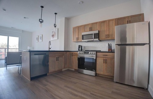 Kensington Apartment | Landing | Spectacular 1BD, Rooftop Lounge