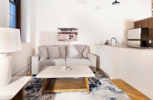 Downtown Baltimore Apartment | Landing | Spectacular 1BD, Courtyard, Gym