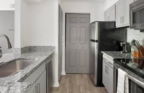 Green Hills Apartment | Landing | Spectacular 1BD, Gym, Pool