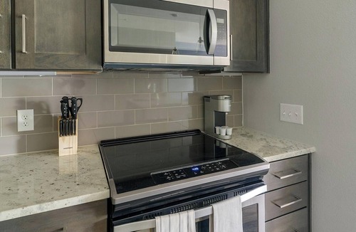 New Caney Apartment | Landing | Spectacular 1BD, Gym