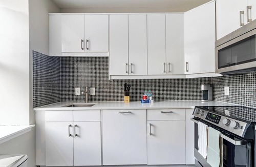 Downtown Apartment | Landing | Spectacular 1BD, Gym