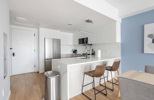 Hackensack Apartment | Landing | Spectacular 1BD, Courtyard