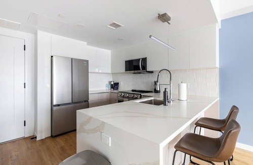 Hackensack Apartment | Landing | Spectacular 1BD, Courtyard