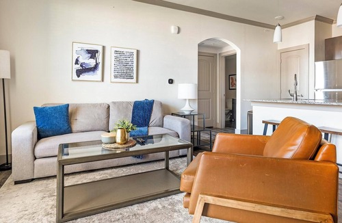 Manor Apartment | Landing | Spectacular 1BD, Clubhouse, Pool