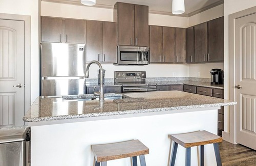 Manor Apartment | Landing | Spectacular 1BD, Clubhouse, Pool