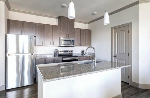 Manor Apartment | Landing | Spectacular 1BD, Clubhouse, Gym