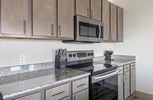 Manor Apartment | Landing | Spectacular 1BD, Clubhouse, Gym