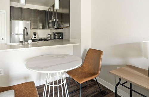 Katy Apartment | Landing | Spectacular 1BD, Courtyard, Pool