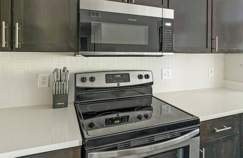 Katy Apartment | Landing | Spectacular 1BD, Courtyard, Pool