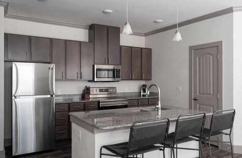 Manor Apartment | Landing | Spectacular 1BD, Gym, Pool