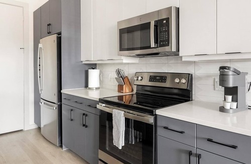 Plano Apartment | Landing | Spectacular 1BD, Gym, Pool