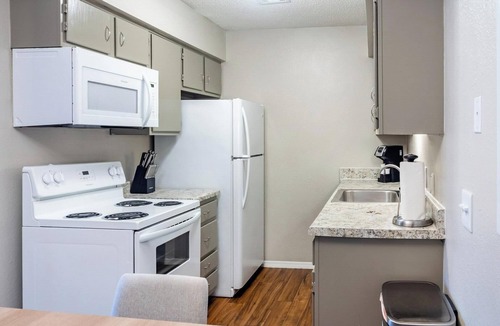 South Tulsa Apartment | Landing | Spectacular 1BD, Gym, Clubhouse