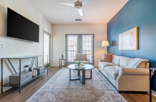 Tropic Apartment | Landing Spectacular 1BD Pool Courtyard