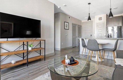 Montopolis Apartment | Landing | Spectacular 1BD, Yoga Studio, Pool