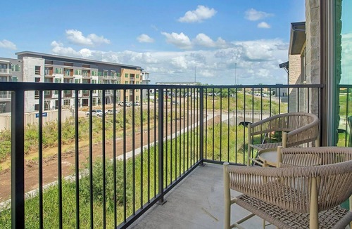Austin Apartment | Landing | Spectacular 1BD, Yoga Studio, Clubhouse
