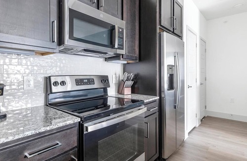 Austin Apartment | Landing | Spectacular 1BD, Pool, Gym