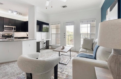 Austin Apartment | Landing | Spectacular 1BD, Gym, Pool