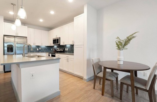 MLK Apartment | Landing | Spectacular 1BD, Game Room, Courtyard