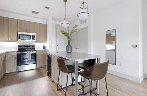 Scofield Farms Apartment | Landing | Spectacular 1BD, Gym, Pool