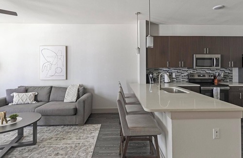 Vickery Meadow Apartment | Landing | Spectacular 1BD, Gym, Pool