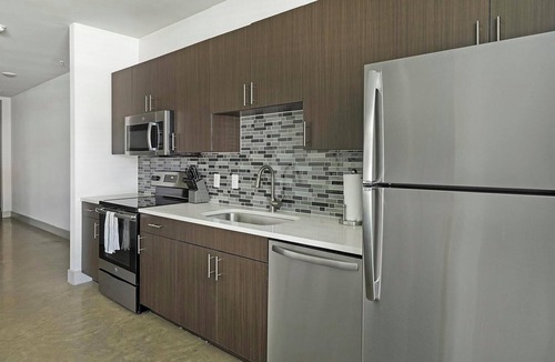 Vickery Meadow Apartment | Landing | Spectacular 1BD, Gym, Pool