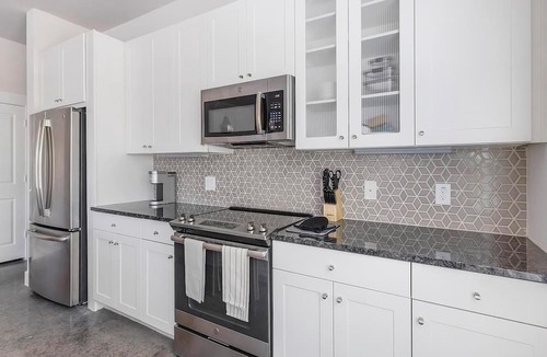 Old East Dallas Apartment | Landing | Spectacular 1BD, Gym, Clubhouse