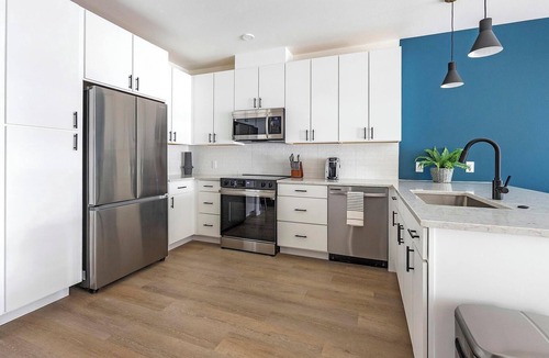 Civic Center Apartment | Landing | Spectacular 1BD, Rooftop Lounge, Gym