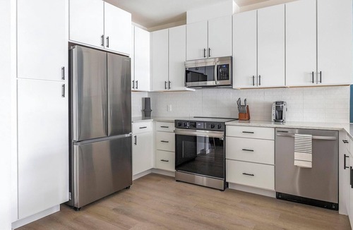 Civic Center Apartment | Landing | Spectacular 1BD, Rooftop Lounge, Gym